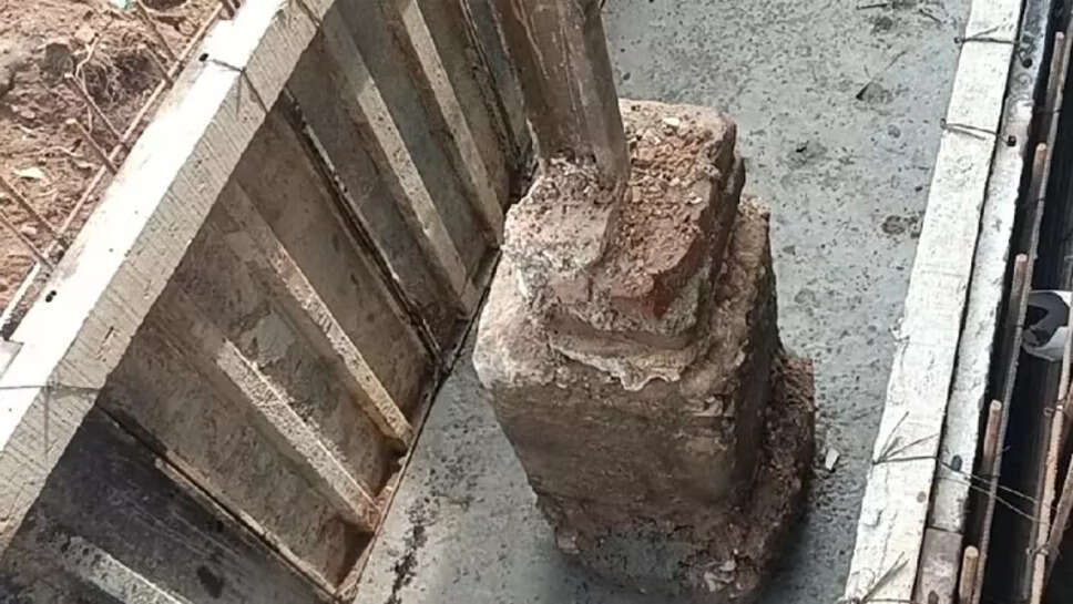 மின்கம்பம்