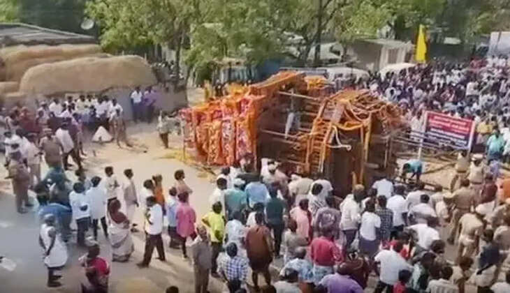 பொன்னேரி  திருப்பாலீஸ்வரர் தேர் கவிழ்ந்து 