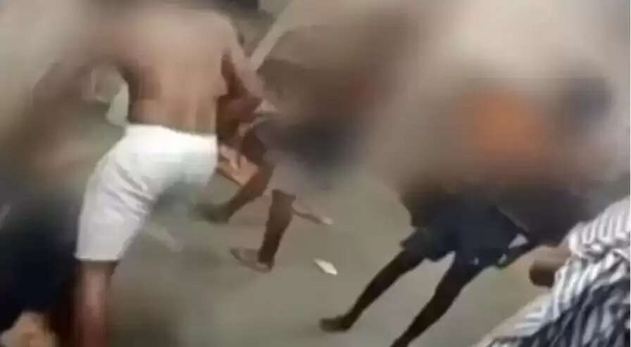 மாணவர்கள் தாக்குதல்