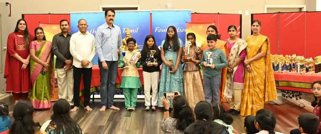 "அமெரிக்காவில் மிரட்டிய 8 வயது சிறுவன்!" - 1330 திருக்குறள்களையும் ஒப்புவித்து 'குறள் இளவல்' பட்டம்: 'ஒரு குறள் - ஒரு டாலர்' போட்டியில் புதிய உலக சாதனை!