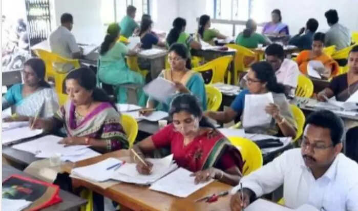 விடைத்தாள் திருத்தும் பணி