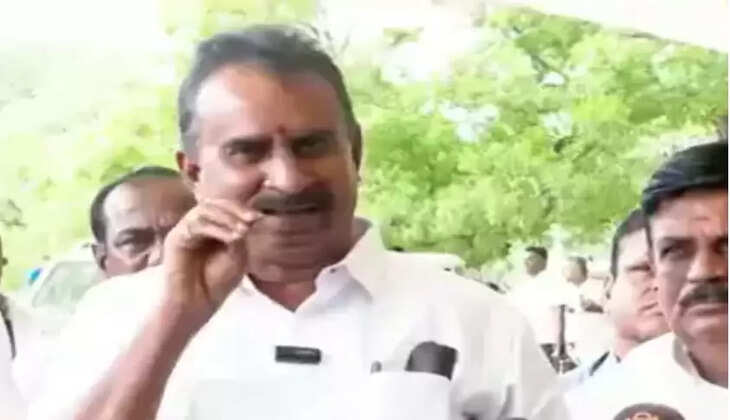 வேலுமணி