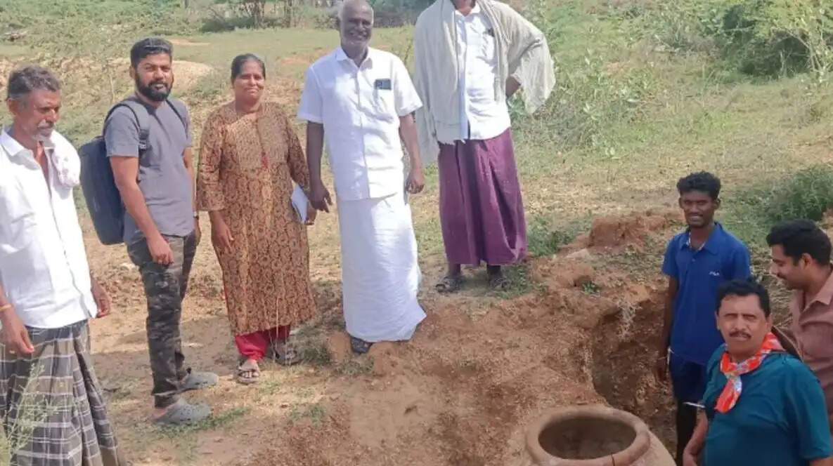 முதுமக்கள் தாழி அகழ்வாராய்ச்சி