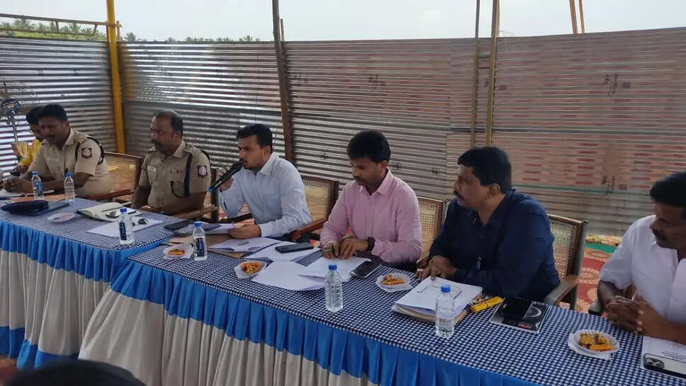 &nbsp;ஜல்லிக்கட்டு போட்டியில் காளை உரிமையாளர்களின் சாதி பெயரை அறிவிக்க கூடாது... கலெக்டர் அறிவுறுத்தல்!