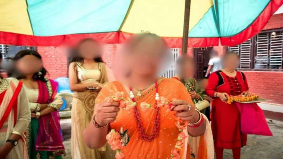 இளம்பெண்கள் பாலியல் விபச்சாரம்