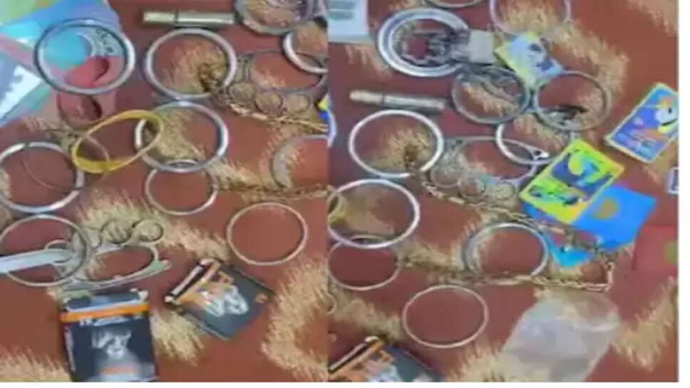 மாணவர்கள்