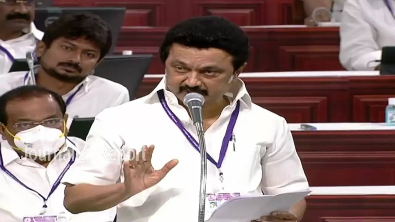 குடும்பத் தலைவிகளுக்கு மாதம் ரூ.1000