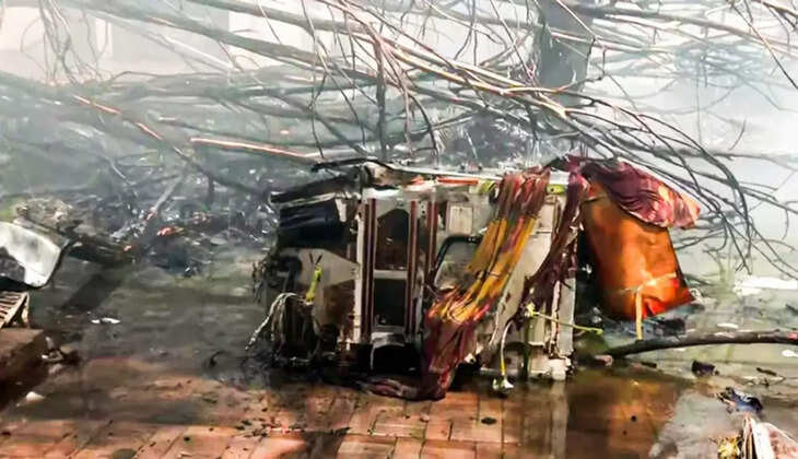 நெஞ்சை உறைய வைக்கும் சோகம்... 242 பேருடன் சென்ற ஏர் இந்தியா விமான விபத்தில் யாரும் உயிர் பிழைக்கவில்லை.!