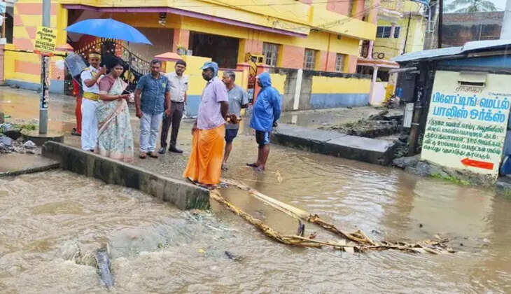 சாலையில் மழை நீர்