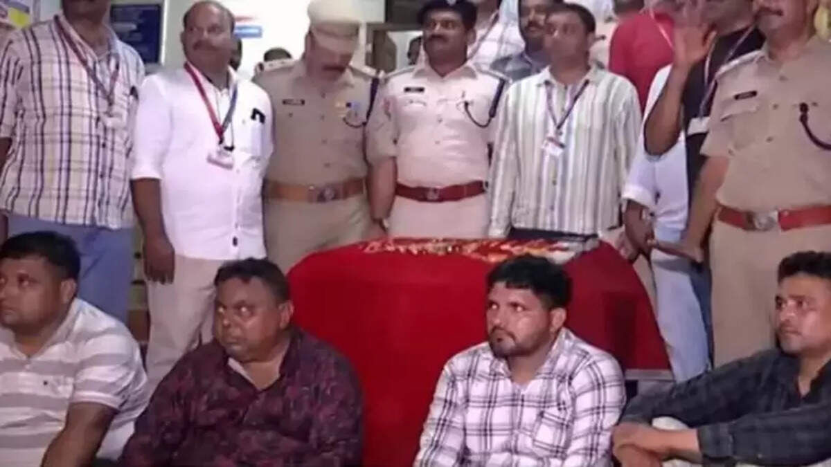 ரயிலில் கொள்ளை திருட்டு