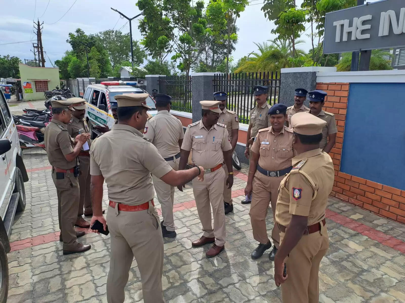 வெடிகுண்டு மிரட்டல்