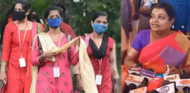 கல்லூரி மாணவிகள்