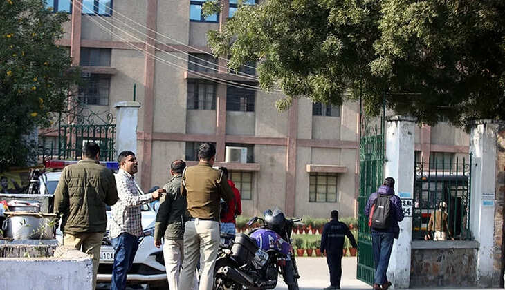 வெடிகுண்டு மிரட்டல்