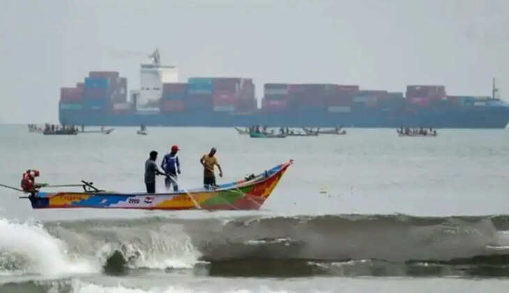 படகு விபத்து நடுக்கடல்