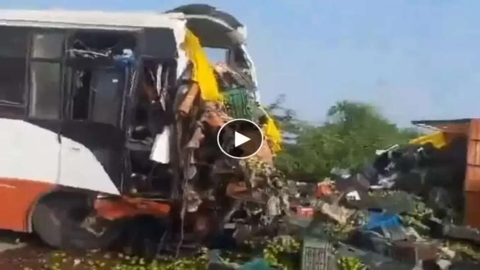 கோர விபத்து... டிரக் - பேருந்து மோதிக் கொண்டதில் 6 பேர் பலி... 18 பேர் படுகாயம்!