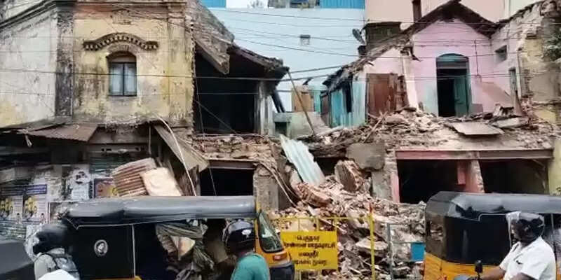 இடிந்த கட்டிடம்