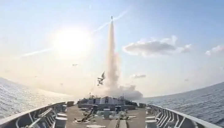 போர்க்கப்பலின் ஏவுகணைச் சோதனை