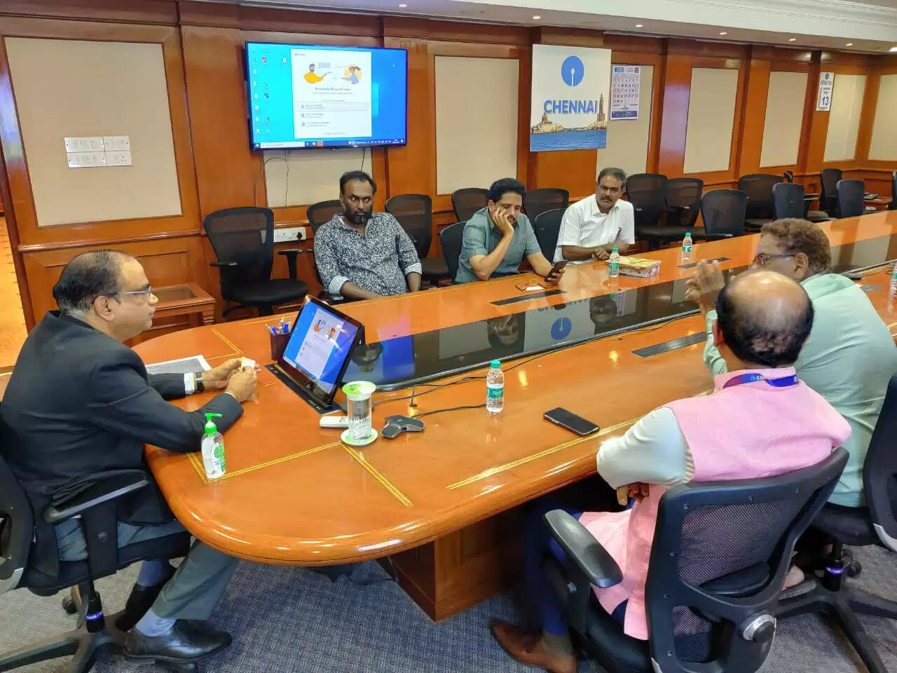 வெங்கடேசன்