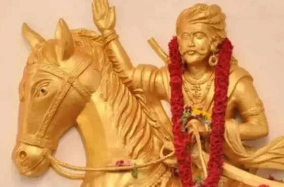 தீரன் சின்னமலை