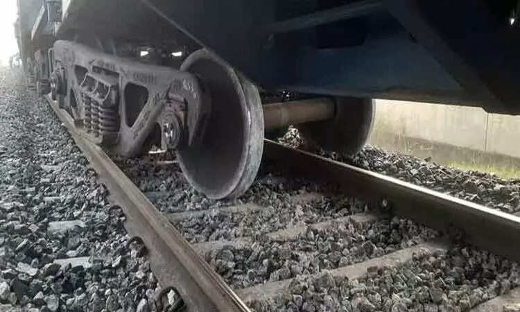 13 people tragically died as train coaches derailed