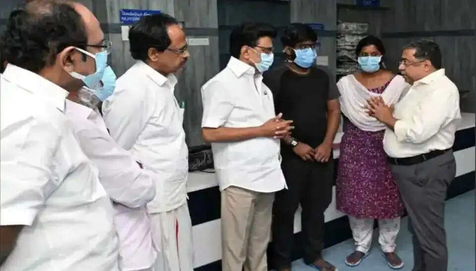 நல்லகண்ணு மருத்துவமனையில் ஸ்டாலின்!