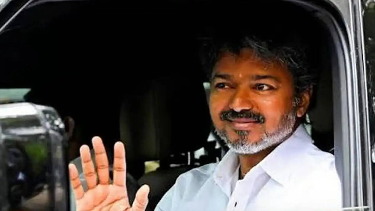 வெளிநாடு வெளிநாட்டில் மகிழ்ச்சி விஜய்