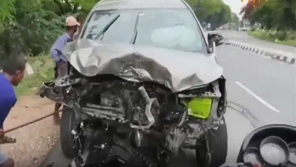 கார் விபத்து