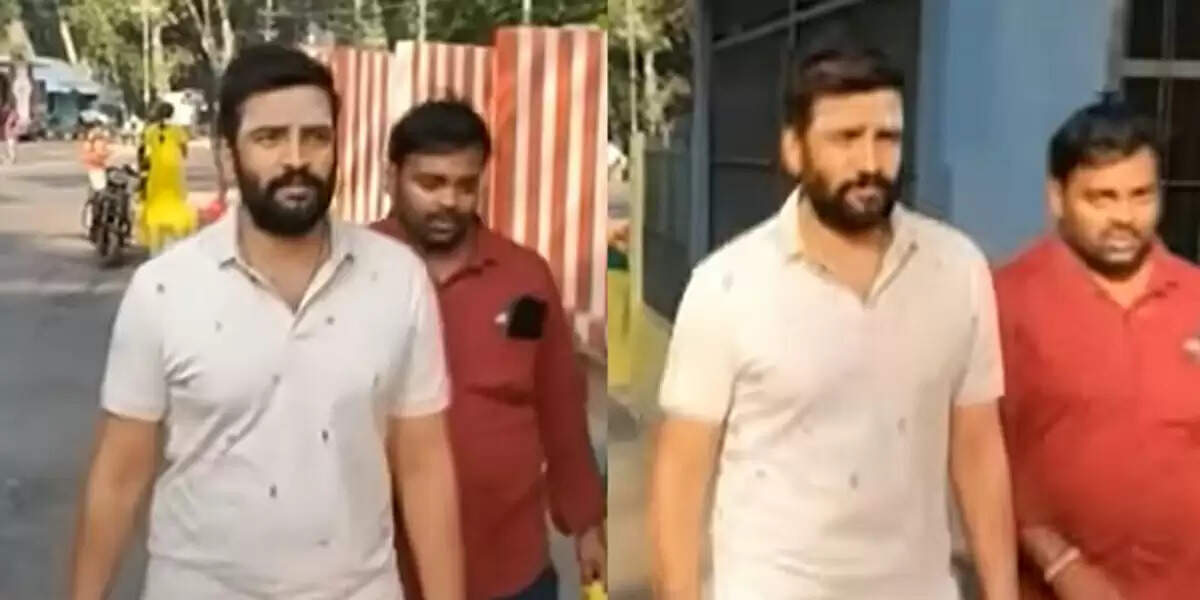 சந்தானம்