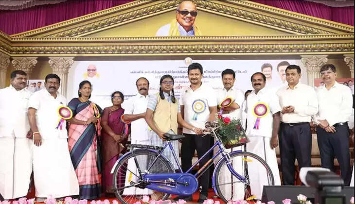 சைக்கிள் மிதிவண்டி  உதயநிதி