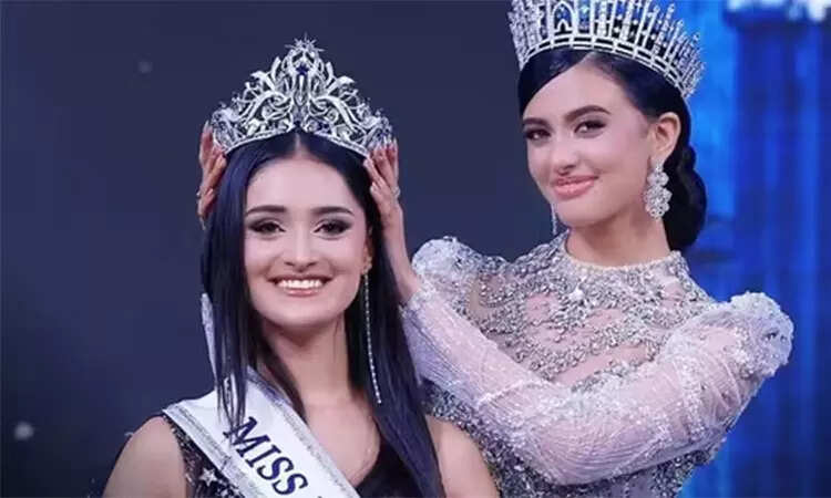 ஸ்பெயின் அழகி மிஸ் அழகி போட்டியில் முதலிடம்!