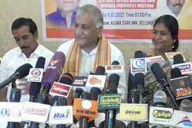 சூப்பர்!! 2 ஆண்டுகளில் இந்தியாவில் சுங்கச்சாவடிகளே இருக்காது!! அமைச்சர் அதிரடி!!!