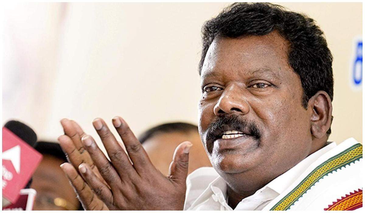 பள்ளி வேன் ரயில் மீது மோதி மாணவர்கள் பலி... அதிர்ச்சி அடைந்தேன்... செல்வப்பெருந்தகை கண்டனம்!