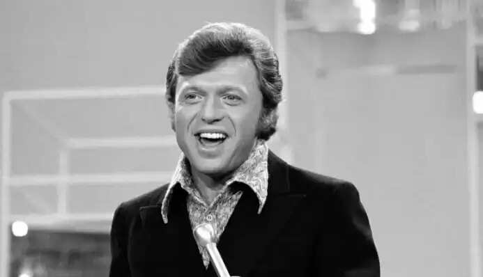 பிரபல இசைக்கலைஞர் காலமானார்... திரையுலகினர் அஞ்சலி!