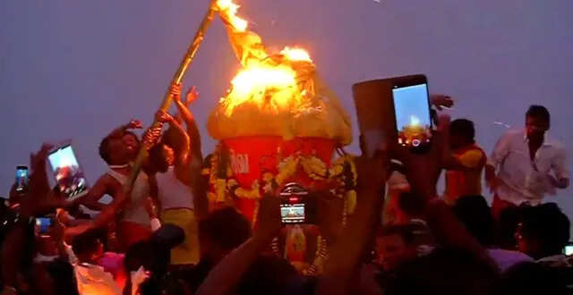 திருவண்ணாமலையில் மகாதீபம்... லட்சக்கணக்கானோர் கிரிவலம்... 16,000 போலீசார் பாதுகாப்பு பணியில்!