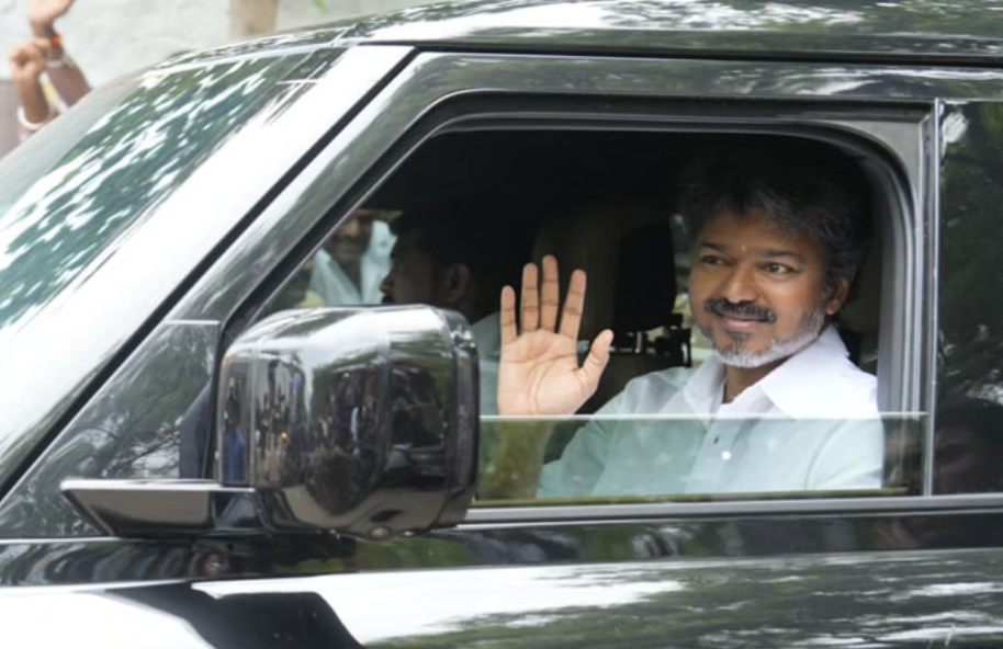சட்டமன்றக் குழுத் தலைவராக விஜய் தேர்வு: தமிழகத்தில் ஆட்சி அமைக்க உரிமை கோருகிறார்!