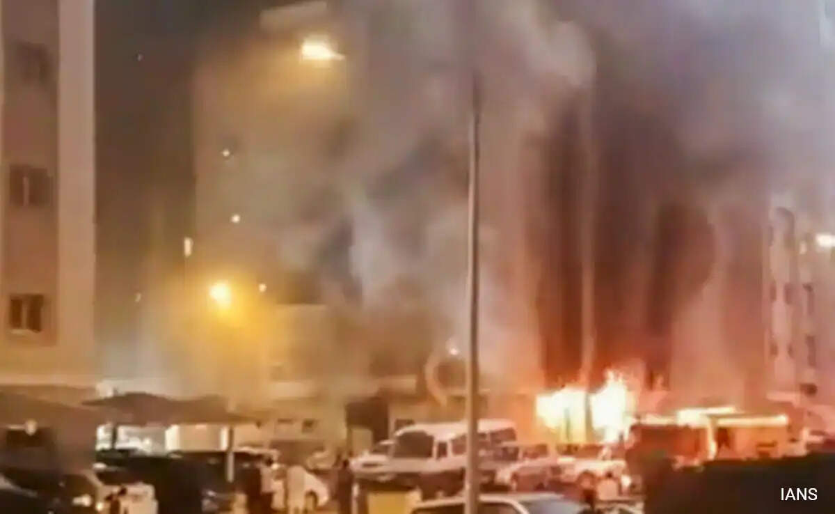 குவைத் தீ விபத்தில் 41 இந்தியர்கள் உட்பட 53 பேர் பலி... உதவி எண்கள் அறிவிப்பு!