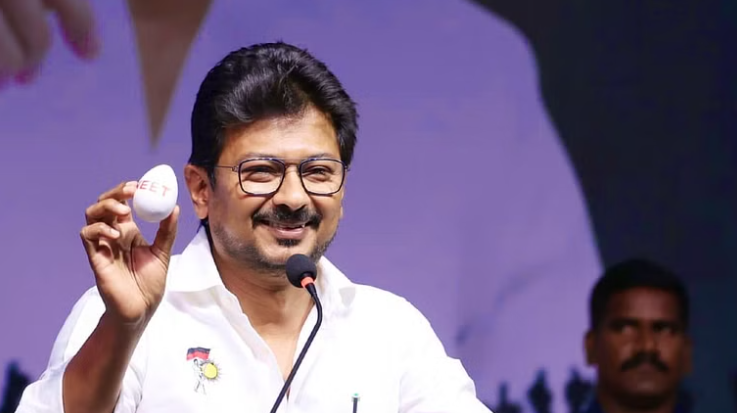 கையில் ‘முட்டை’யோடு கிளம்பும் உதயநிதி; நாடாளுமன்ற தேர்தலுக்கு புது கெட்டப்!
