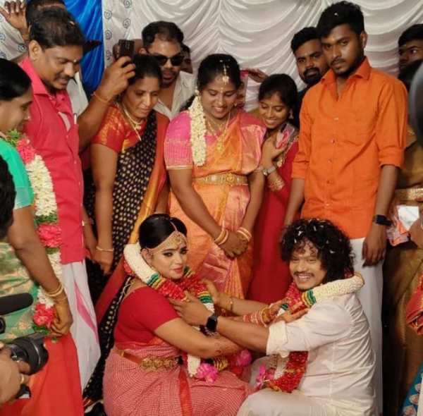 மகிழ்ச்சி!! `குக் வித் கோமாளி’ பென்சி, ரியா திடீர் திருமணம்!! ரசிகர்கள் வாழ்த்து!!