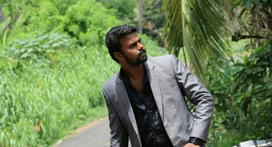 அதிர்ச்சி... 11ம் வகுப்பு மாணவி பாலியல் வன்கொடுமை... காவலர் கைது!