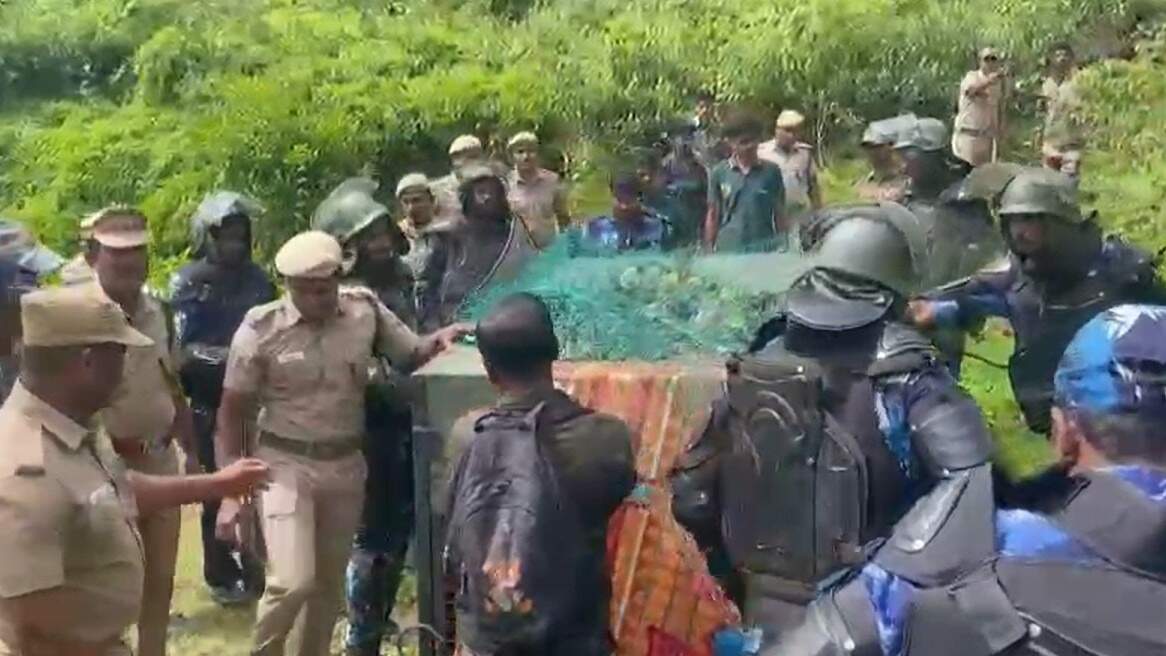 குடியிருப்பு பகுதிகளில் சுற்றித்திரிந்த சிறுத்தை சிக்கியது... மக்கள் நிம்மதி!