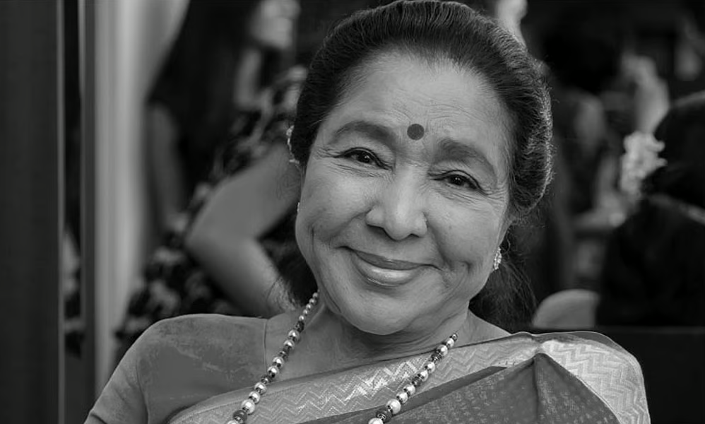 20 மொழிகளில் 12,000 பாடல்கள்... பத்ம விபூஷண் பாடகி ஆஷா போஸ்லே காலமானார்... விருதுகளும், சாதனைகளும்!