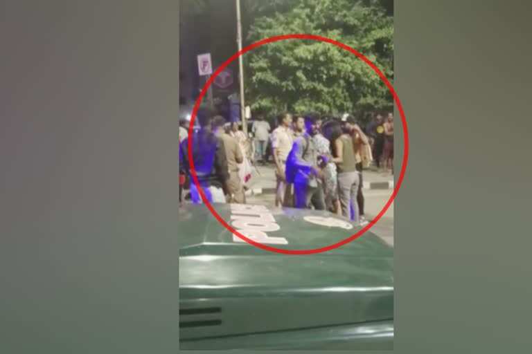 பகீர் !! போதையில் இளம் பெண்கள் அலப்பறைகள்!! சீரழியும் இளைய சமுதாயம்!!