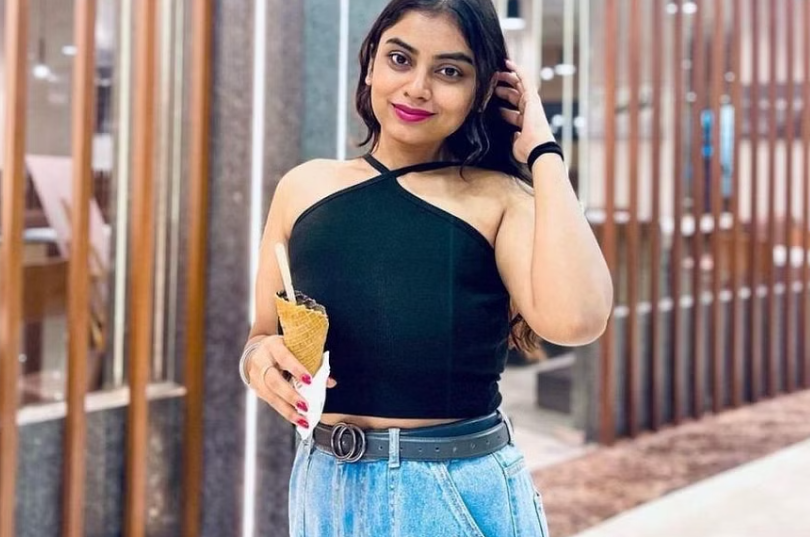 ஏர்ஹோஸ்டஸ் கழுத்தை அறுத்துக் கொலை!! கதறித் துடித்தபெற்றோர்!!