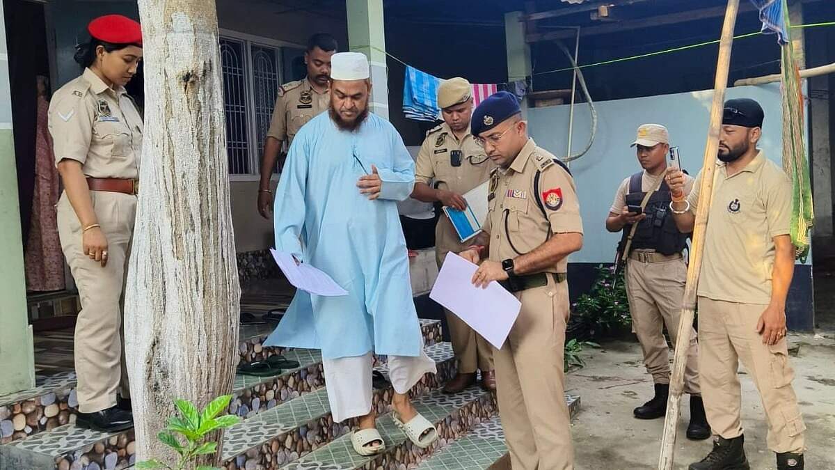 இந்தியாவில் பாகிஸ்தானுக்கு ஆதரவாக பேசிய எம்எல்ஏ கைது!