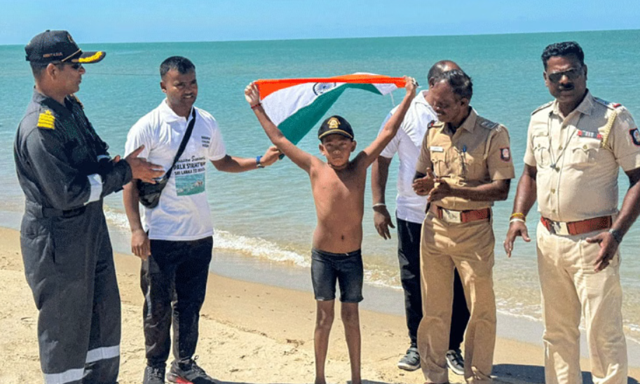 அசத்தல்... 7 வயது சிறுவன் பால்க் நீரிணையை நீந்திக் கடந்து மாபெரும் உலக சாதனை!