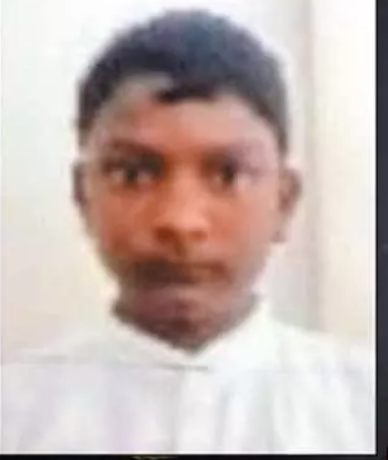 எனக்கு படிக்க பிடிக்கல!! கடிதம் எழுதி வைத்து விட்டு +2 மாணவன் தூக்கிட்டு தற்கொலை!!