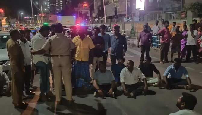 திருச்சியில் பயங்கரம்.. DYFI கிளை தலைவர் மீது கொலைவெறி தாக்குதல்.. பாஜக பிரமுகர் தப்பியோட்டம்!