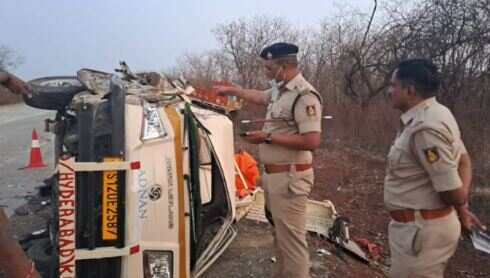 லாரி மீது ஆட்டோ மோதி கோர விபத்து.. 4 பேர் பலி.. 5 பேர் படுகாயம்!