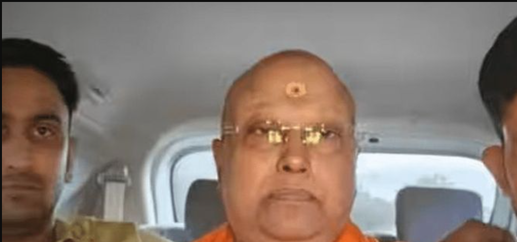 17 மாணவிகளுக்கு பாலியல் தொல்லை கொடுத்த சாமியார் கைது... பெரும் பரபரப்பு!