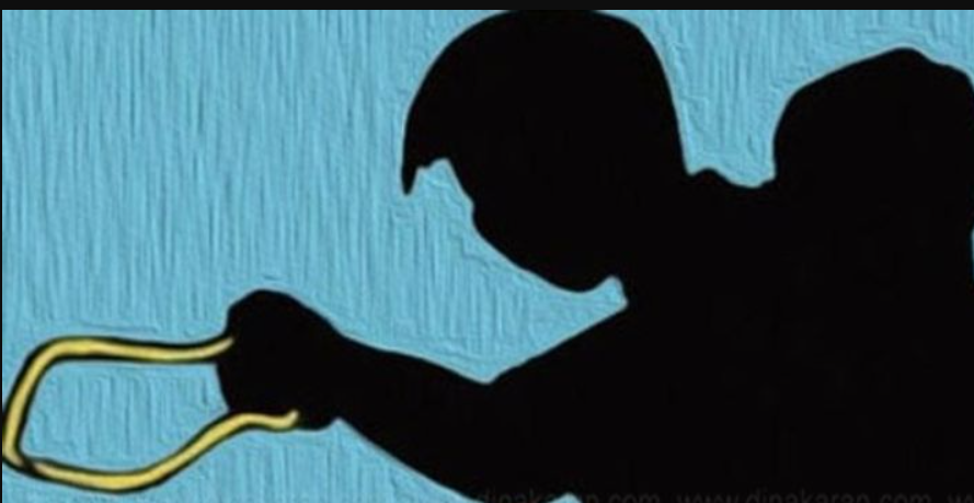 பயணிகளே உஷார்... ஓடும் ரயிலில் கழுத்தை நெரித்து நகைப் பறிப்பு.. பெண் உட்பட 2 பேர் கைது!